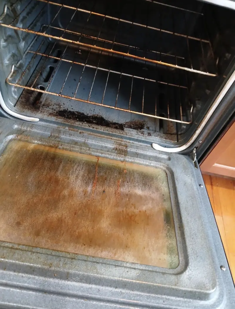 Oven interior before and after a deep clean